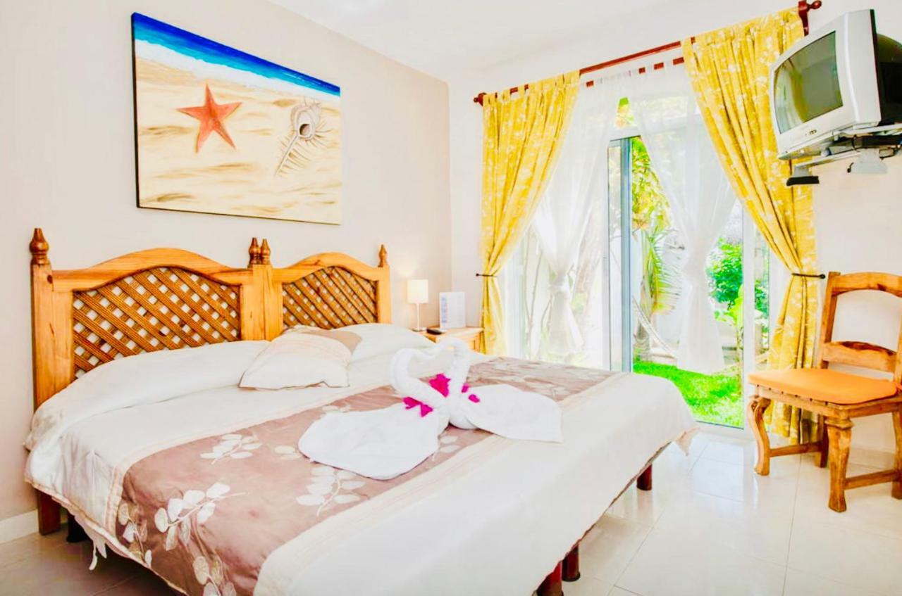 Gorgeous With Pool E8 Playacar Phase 2 Villa Playa del Carmen